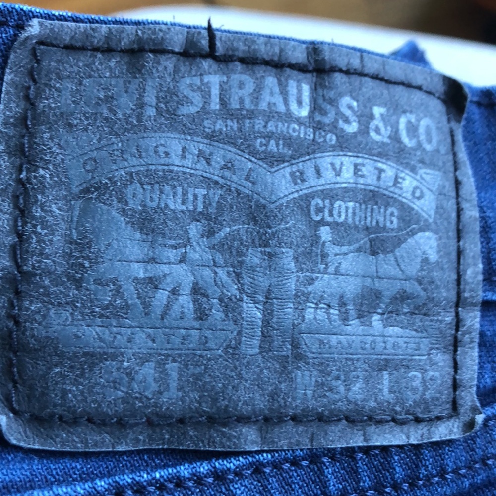 Authentic Levi’s 541 “athletic” fit 32x32 - Picture 2 of 9